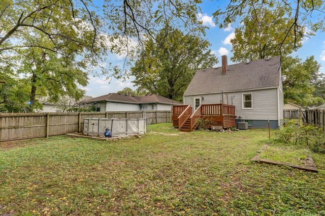 2258 N Roosevelt Avenue, Springfield, MO 65803