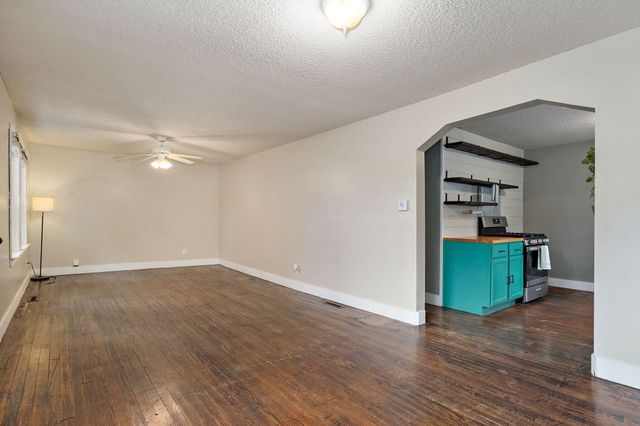 2258 N Roosevelt Avenue, Springfield, MO 65803