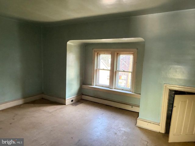 22 BEECH ST, Pottstown, PA 19464