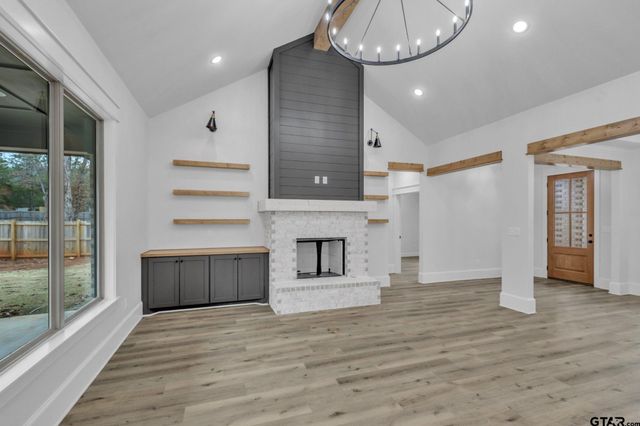 19446 Cedarpark Pl, Lindale, TX 75771