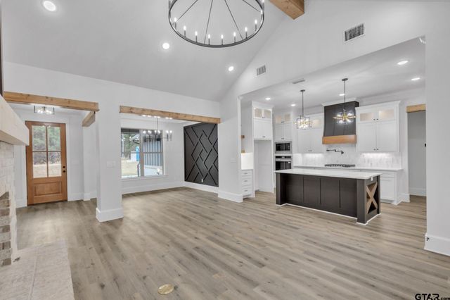 19446 Cedarpark Pl, Lindale, TX 75771