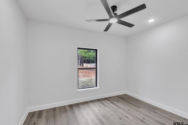 19446 Cedarpark Pl, Lindale, TX 75771