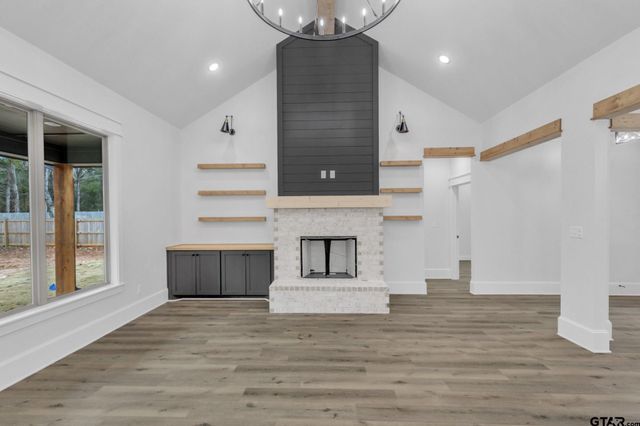 19446 Cedarpark Pl, Lindale, TX 75771