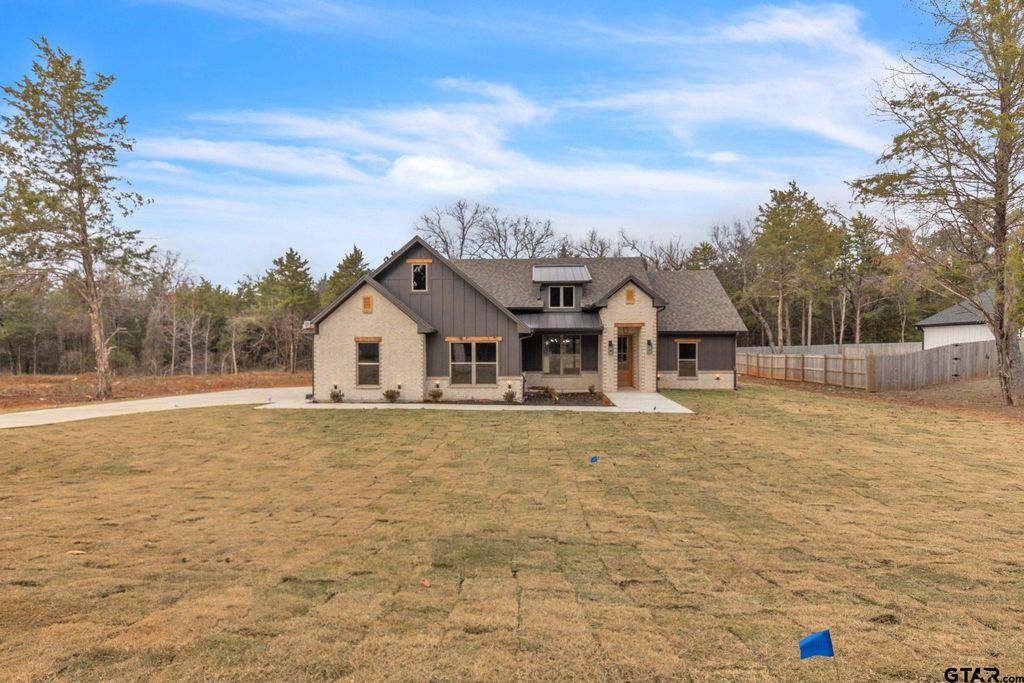 19446 Cedarpark Pl, Lindale, TX 75771