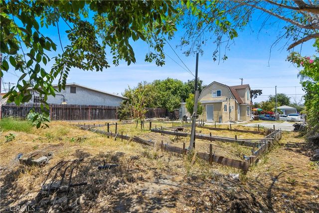 9307 Beach, Los Angeles, CA 90002