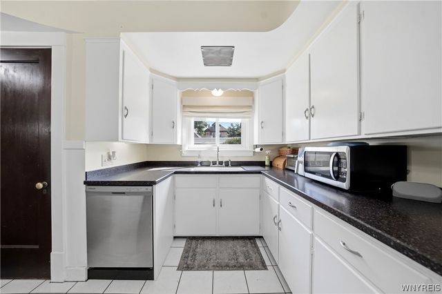 40 Jewett Parkway, Buffalo, NY 14214
