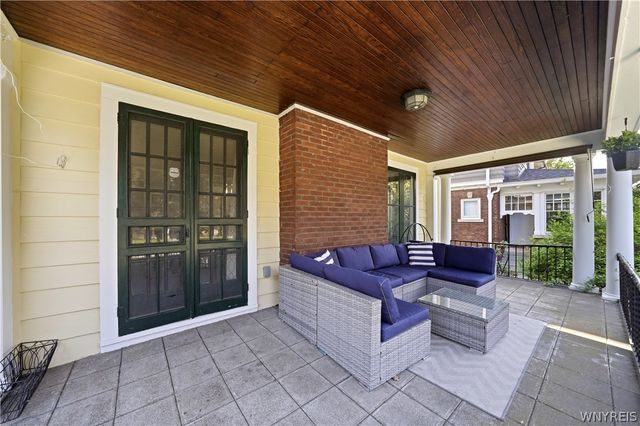 40 Jewett Parkway, Buffalo, NY 14214