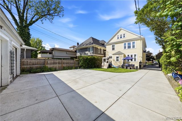 40 Jewett Parkway, Buffalo, NY 14214