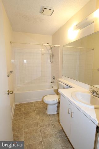 8 JOYNER CT, Trenton, NJ 08648