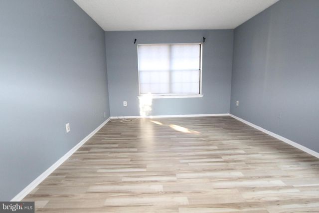 8 JOYNER CT, Trenton, NJ 08648