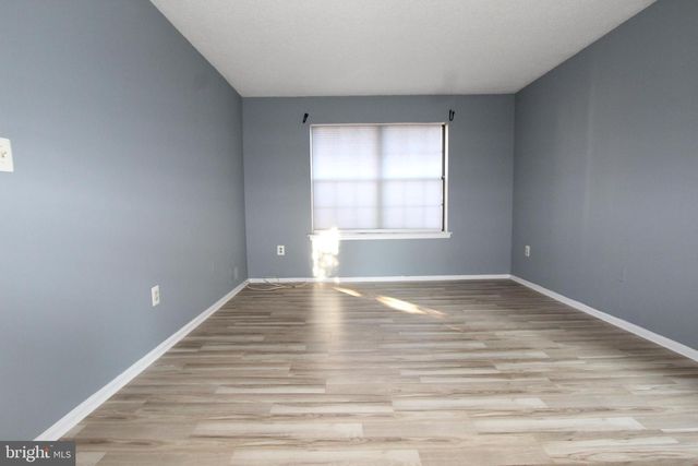 8 JOYNER CT, Trenton, NJ 08648