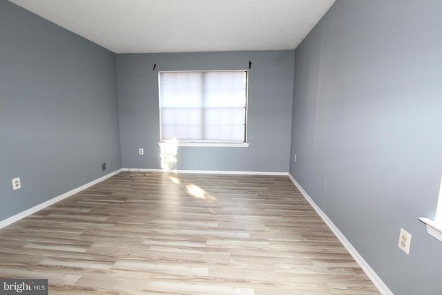8 JOYNER CT, Trenton, NJ 08648