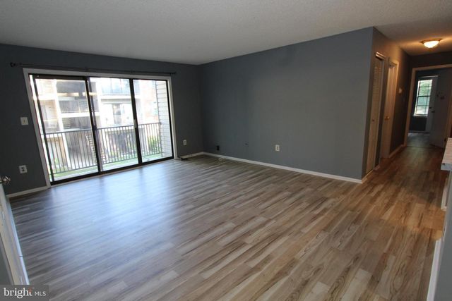 8 JOYNER CT, Trenton, NJ 08648