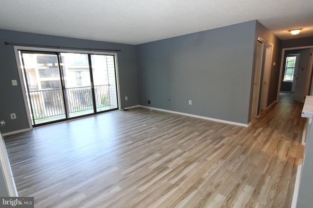 8 JOYNER CT, Trenton, NJ 08648
