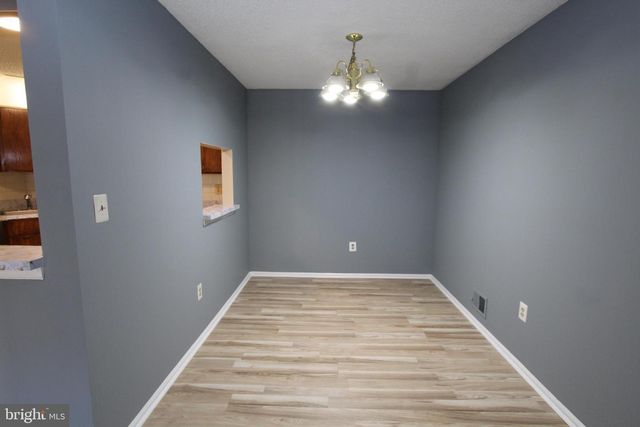 8 JOYNER CT, Trenton, NJ 08648