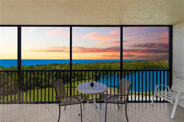 11 Bluebill AVE # 702, Naples, FL 34108