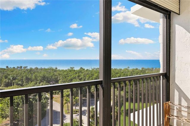 11 Bluebill AVE # 702, Naples, FL 34108