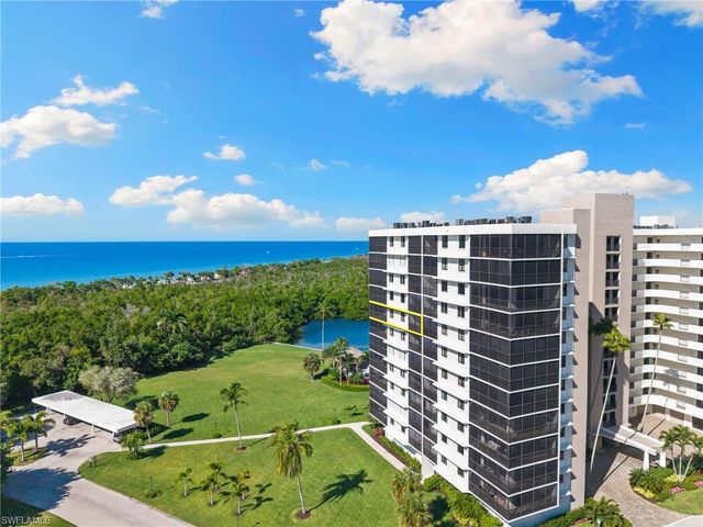 11 Bluebill AVE # 702, Naples, FL 34108