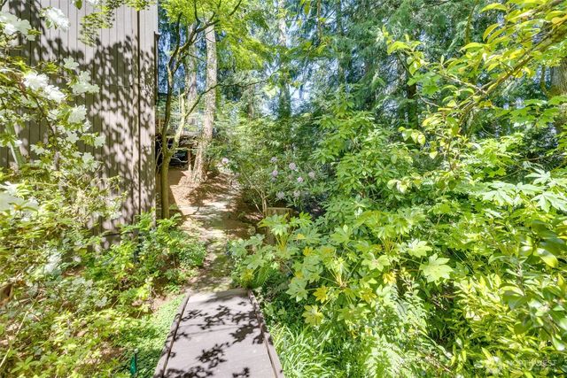 3068 169th Avenue NE, Bellevue, WA 98008