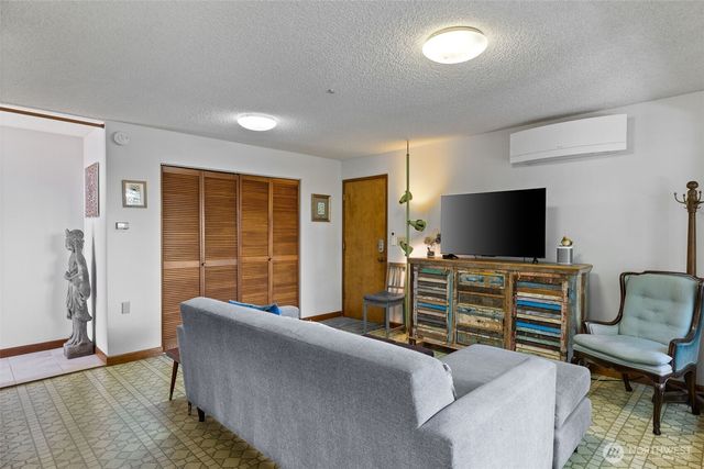 3068 169th Avenue NE, Bellevue, WA 98008