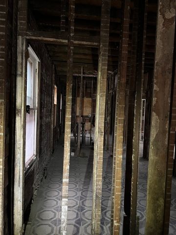 8005 S Ridgeland Avenue, Chicago, IL 60617