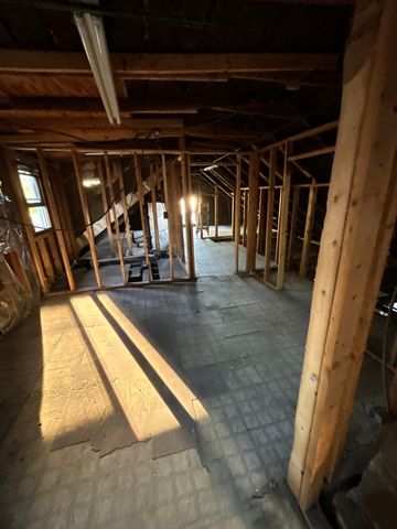 8005 S Ridgeland Avenue, Chicago, IL 60617