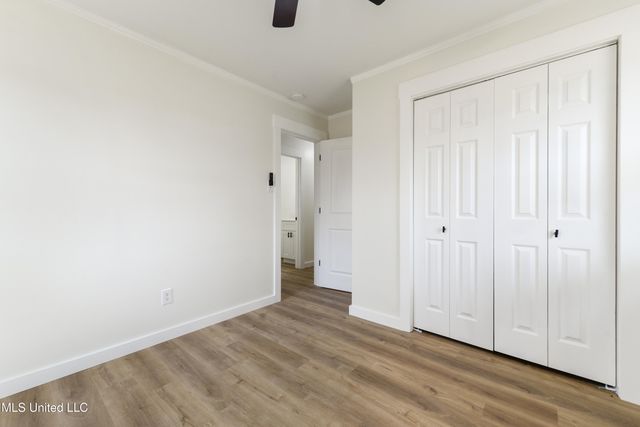 402 Hunter Drive, Ocean Springs, MS 39564