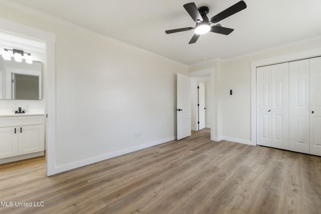 402 Hunter Drive, Ocean Springs, MS 39564