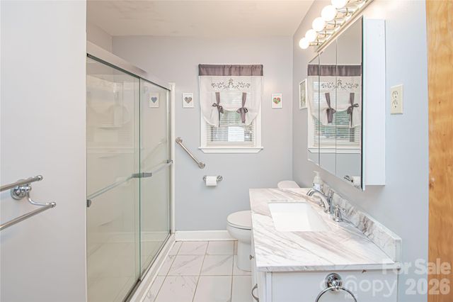 7218 Lakeside Drive N, Charlotte, NC 28212