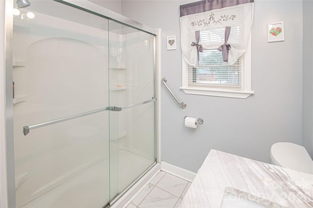 7218 Lakeside Drive N, Charlotte, NC 28212