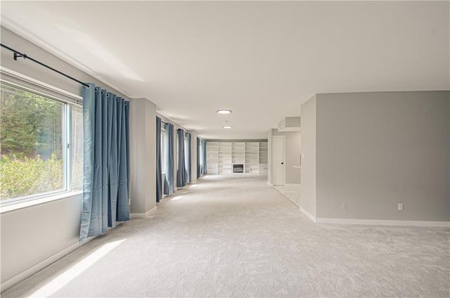 4550 Warwick Boulevard 210-211, Kansas City, MO 64111