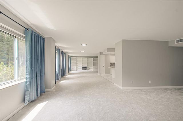 4550 Warwick Boulevard 210-211, Kansas City, MO 64111