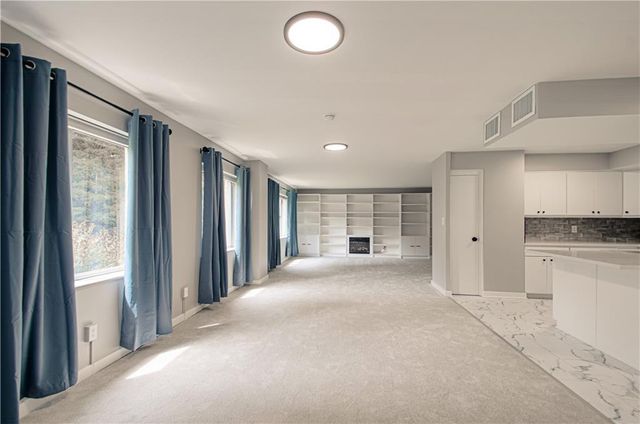 4550 Warwick Boulevard 210-211, Kansas City, MO 64111