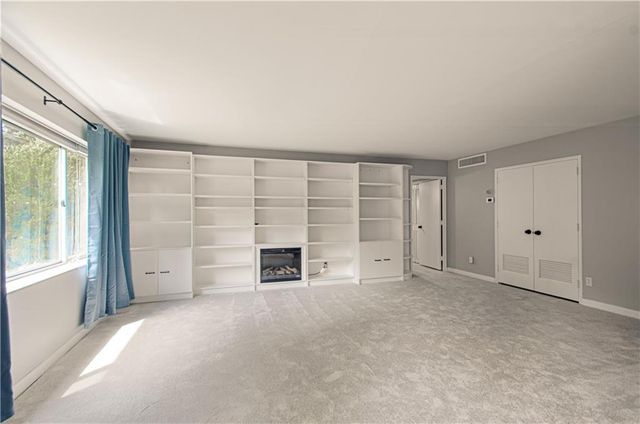 4550 Warwick Boulevard 210-211, Kansas City, MO 64111