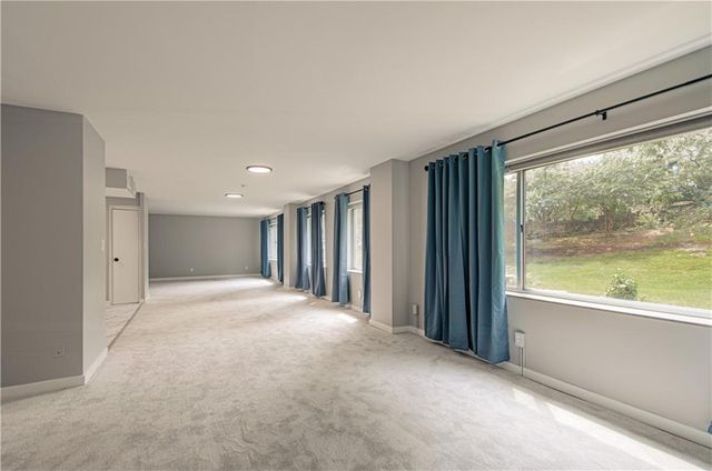 4550 Warwick Boulevard 210-211, Kansas City, MO 64111