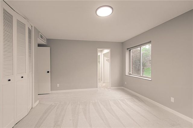 4550 Warwick Boulevard 210-211, Kansas City, MO 64111