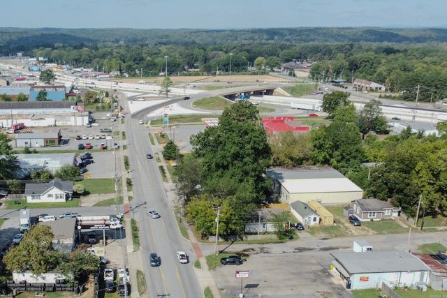 1200 W South Street, Benton, AR 72015