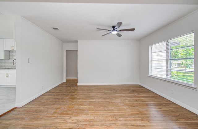 1100 Cowan Avenue, Conroe, TX 77301