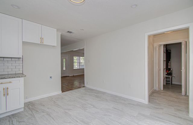 1100 Cowan Avenue, Conroe, TX 77301