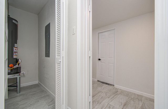 1100 Cowan Avenue, Conroe, TX 77301