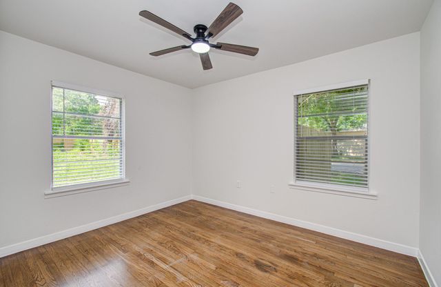 1100 Cowan Avenue, Conroe, TX 77301