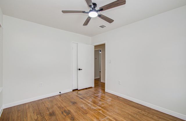 1100 Cowan Avenue, Conroe, TX 77301