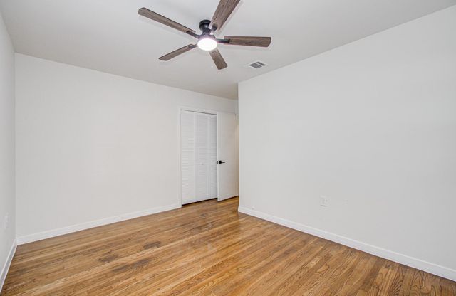1100 Cowan Avenue, Conroe, TX 77301