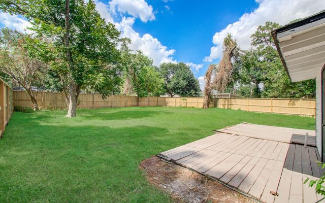 1100 Cowan Avenue, Conroe, TX 77301
