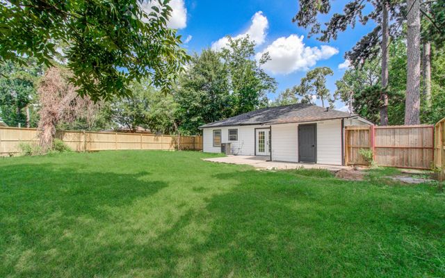 1100 Cowan Avenue, Conroe, TX 77301