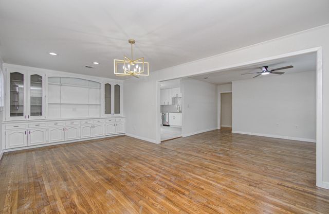 1100 Cowan Avenue, Conroe, TX 77301