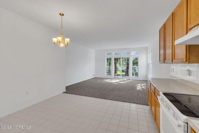 1 Gardenways Court, Lakewood, NJ 08701