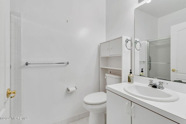 1 Gardenways Court, Lakewood, NJ 08701