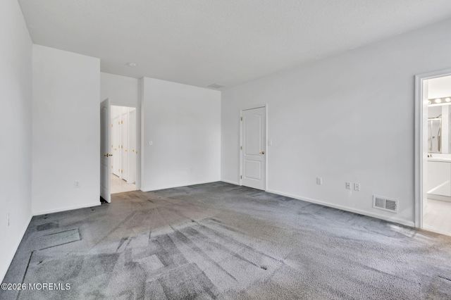 1 Gardenways Court, Lakewood, NJ 08701