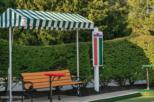 1 Gardenways Court, Lakewood, NJ 08701